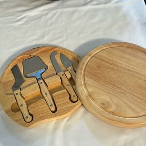 Legacy Cheese Plate with 4 knives